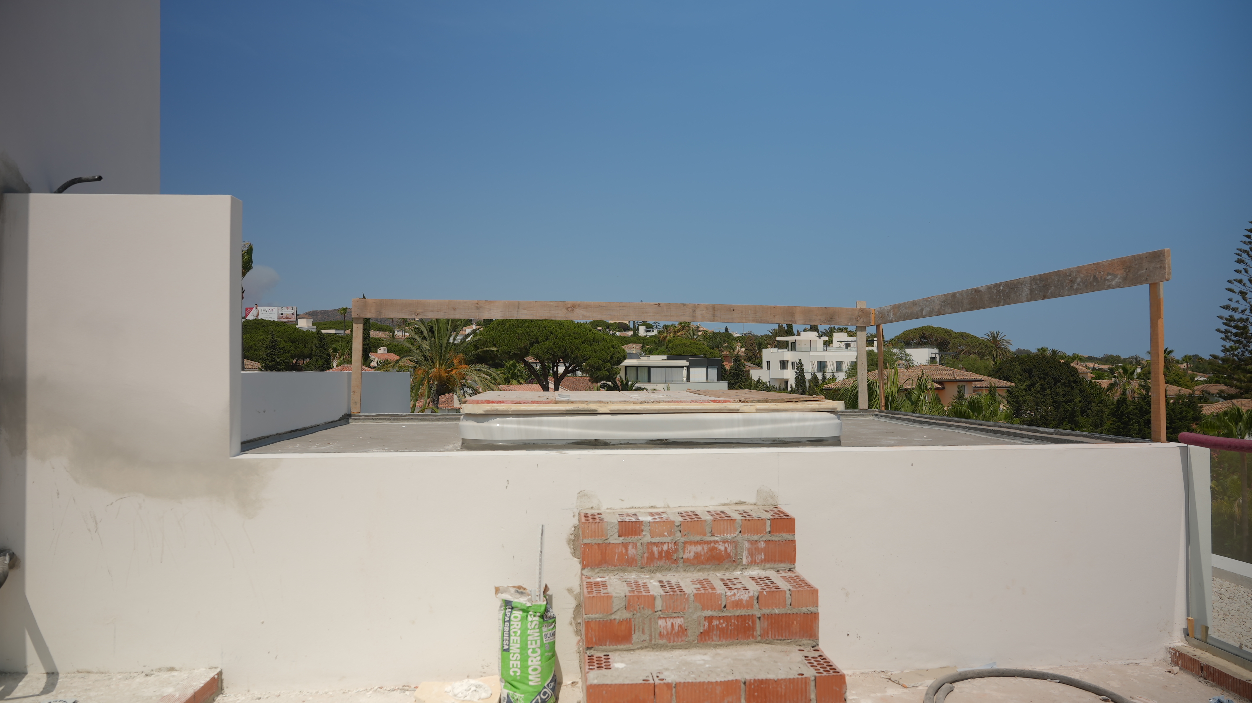 3 Villas de nueva construcción junto a la playa, llave en mano, en Marbella este