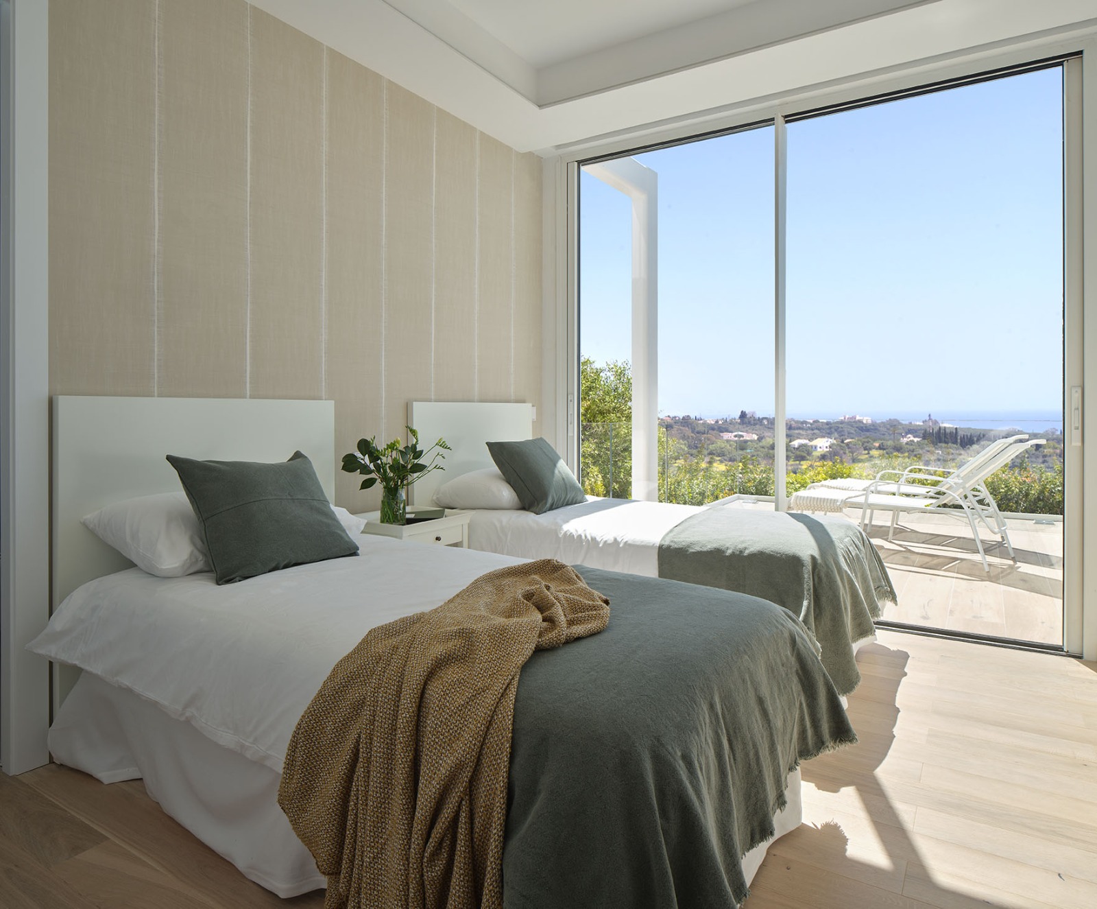 Villa moderna en venta en Marbella, Costa del Sol.