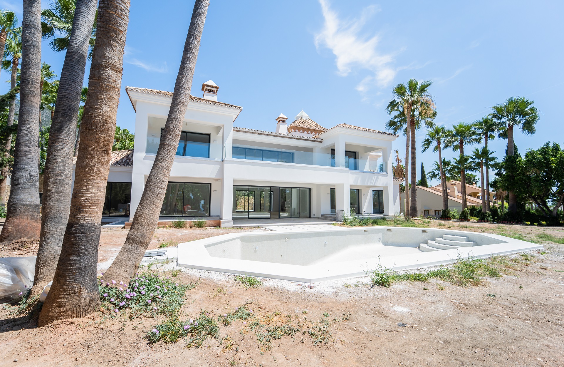 Alucinante mansión en Sierra Blanca lista para entrar a vivir! en la Beverly Hills Española