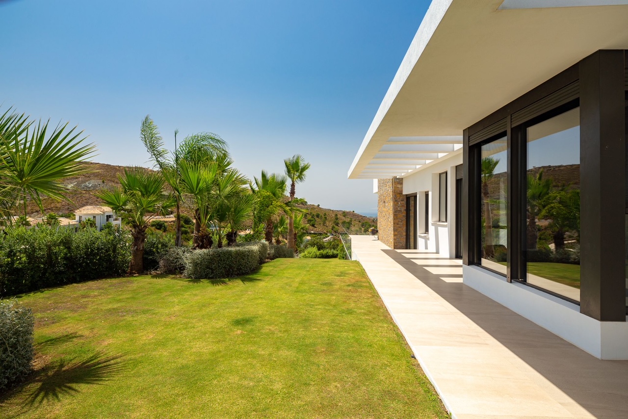 Erstaunliche und majestätische Villa in der exklusiven Club-Community von Marbella mit Aussicht, die zum Verlieben einlädt